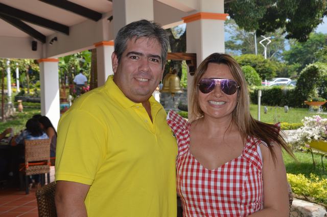 Rodrigo Gómez y Yamile Velásquez.